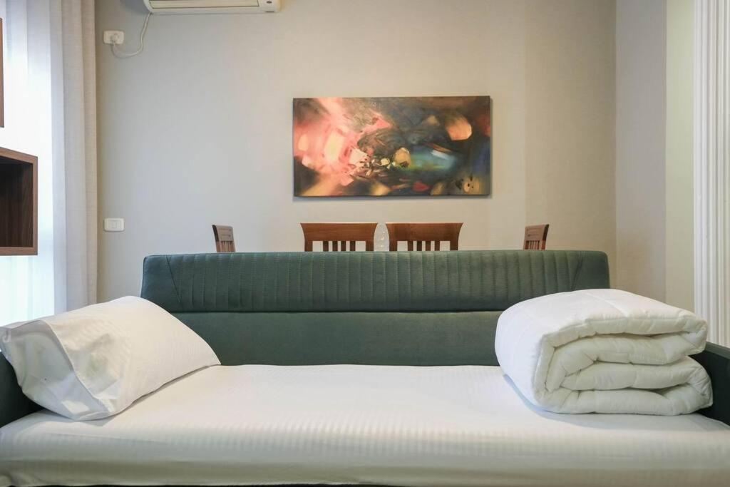 Staycation, City Center Apartment With Balcony Τίρανα Εξωτερικό φωτογραφία