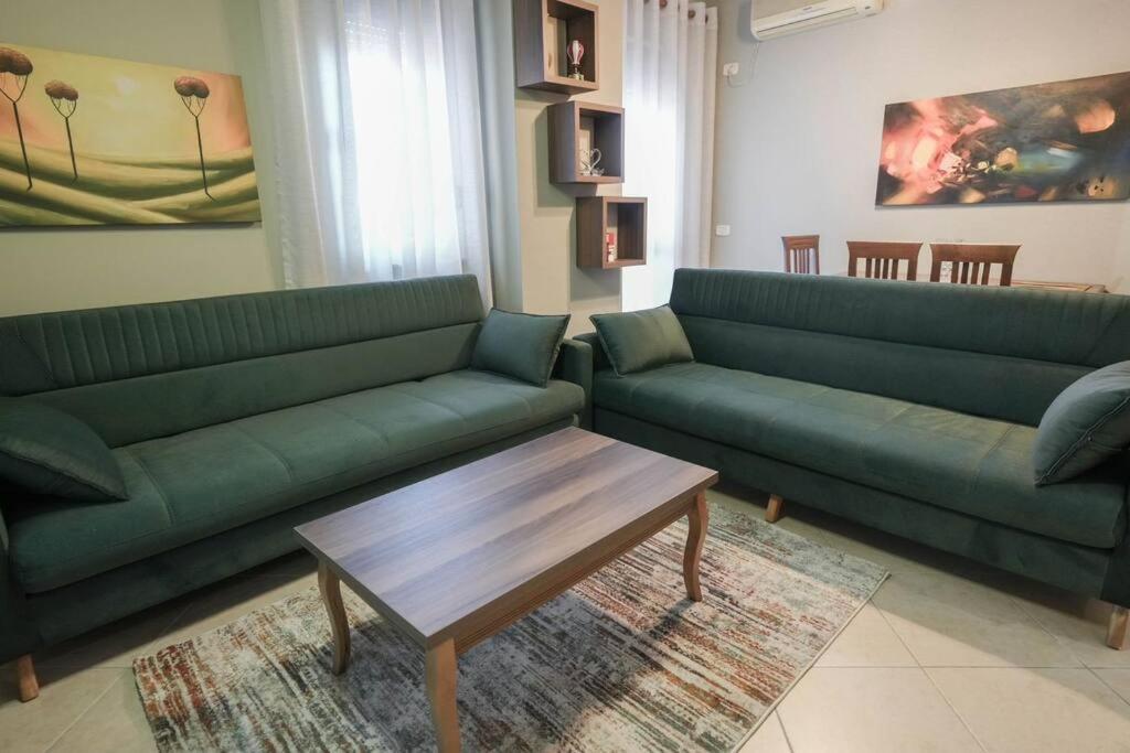 Staycation, City Center Apartment With Balcony Τίρανα Εξωτερικό φωτογραφία