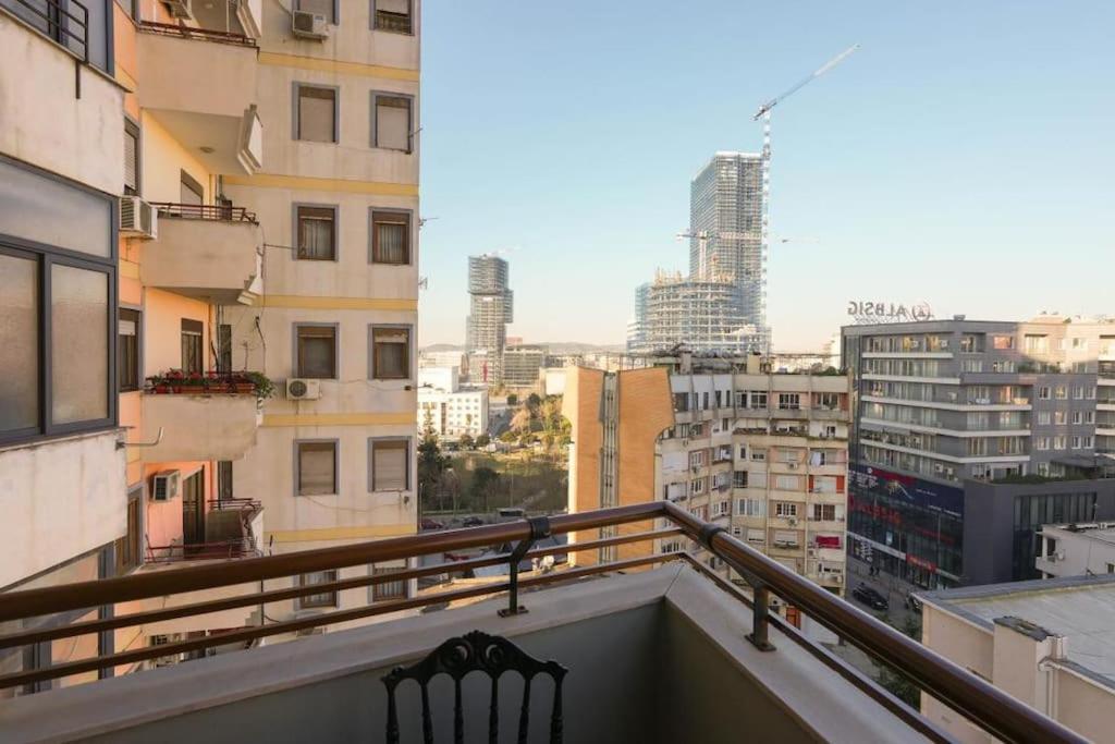 Staycation, City Center Apartment With Balcony Τίρανα Εξωτερικό φωτογραφία