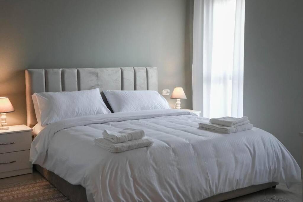 Staycation, City Center Apartment With Balcony Τίρανα Εξωτερικό φωτογραφία